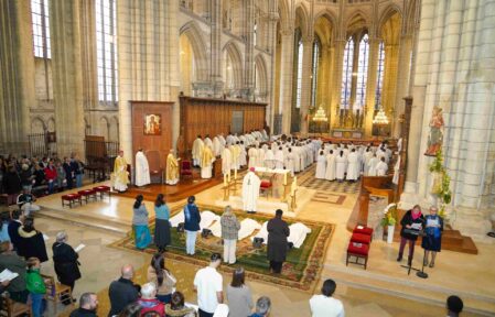 Dimanche 6 octobre : célébration de l’ordination des six diacres permanents